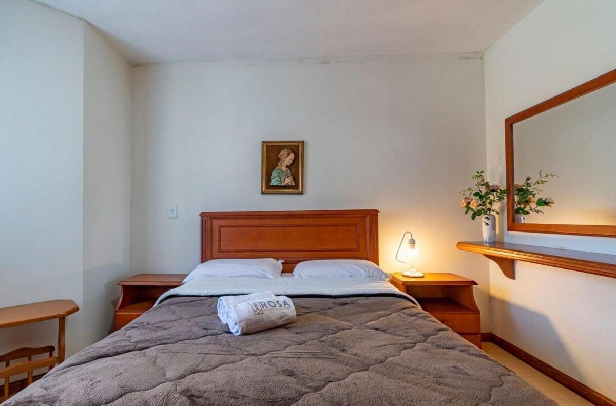 Rosa Edificio Di Trevi Lejlighed Gramado Eksteriør billede